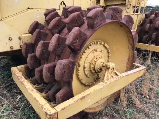 #ขาย รถบดตีนแกะ 825B นำเข้าจากญี่ปุ่น สนใจติดต่อ อำพล 090-9694506, 080-3031241 #ขาย รถบดตีนแกะ 825B นำเข้าจากญี่ปุ่น สนใจติดต่อ อำพล 090-9694506, 080-3031241