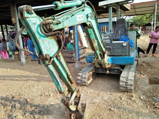 ขายรถขุดมือสอง เคริ่งอิสุ3สูบ 35แรง สนใจโทรฉลาดศิลป์ 0981912778