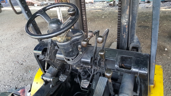 โตต้า ดีเซล รุ่น6 ยกได้3.5ตัน ยกสูง3เมตร