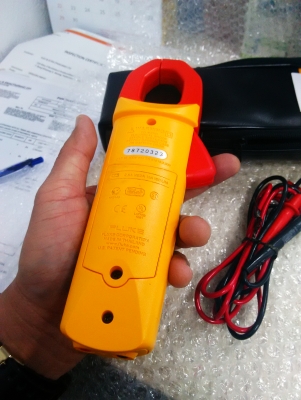 ขายClamp meter ยี่ห้อ Fluke333