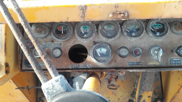 ขายรถตัก KOMATSU รุ่น  JH63K เครื่องยนต์  KOMATSU ขนาด 6 สูบ รถเก่านอกสภาพสวย มีเอกสารใช้งานได้จริง