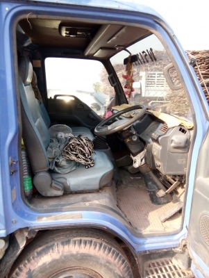 ขายด่วน isuzu NPR 130 แรงม้า ปี49 เดิมๆ