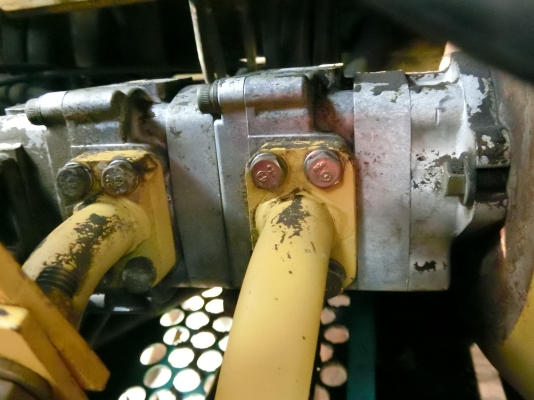 KOMATSU 25-7 ขนาดPC-25 <มีVDOให้ชม> รถเก่านอกแท้ มีเอกสารใบอินวอย☎️ติดต่อ 085-5632278 (ราคาต่อรองได้)