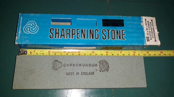 ขายหินลับมีดตราคนป่าMADE IN ENGLAND. เก่าเก็บหลายปีสวย