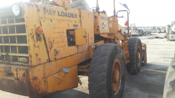 ขายรถตัก KOMATSU รุ่น  JH63K เครื่องยนต์  KOMATSU ขนาด 6 สูบ รถเก่านอกสภาพสวย มีเอกสารใช้งานได้จริง