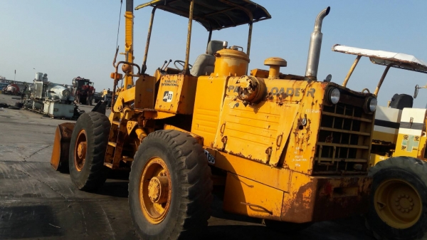 ขายรถตัก KOMATSU รุ่น  JH63K เครื่องยนต์  KOMATSU ขนาด 6 สูบ รถเก่านอกสภาพสวย มีเอกสารใช้งานได้จริง