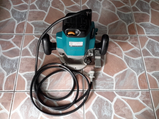 เราเตอร์มากีต้าเครื่องเปิดติดปรกติมีไฟแลบขายถูก เราเตอร์มากีต้าเครื่องเปิดติดปรกติมีไฟแลบขายถูก