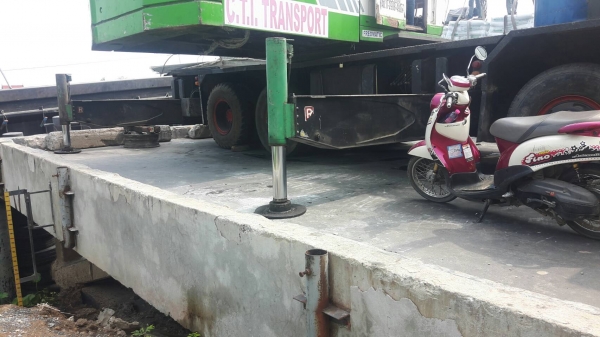 ต้องการขายด่วน ! รถเครน KATO 450 ขาคอนโทรล