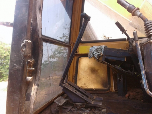 ขายรถแบคโฮ CAT E200B ขายรถแบคโฮ CAT E200B