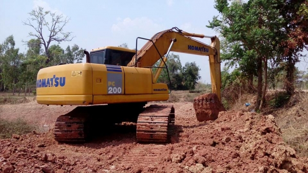 ขายรถขุดแบ็คโค KOMATSU PC200-7 ทำงาน10642 เครื่องเดิมปั๊มเดิมช่วงล่างดีเอกสารครบ ขายรถขุดแบ็คโค KOMATSU PC200-7 ทำงาน10642 เครื่องเดิมปั๊มเดิมช่วงล่างดีเอกสารครบ