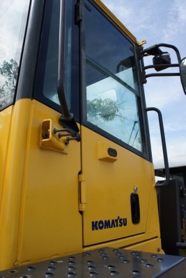 WA100-6 แอร์เย็น สภาพสวยเทียบรถใหม่ป้ายแดง ราคาถูก สนใจติดต่อ 0927826142,034886118