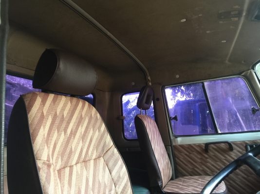 ขาย  หัวสิบล้อ HINO F18 สีใหม่ อุปกรณ์ครบ