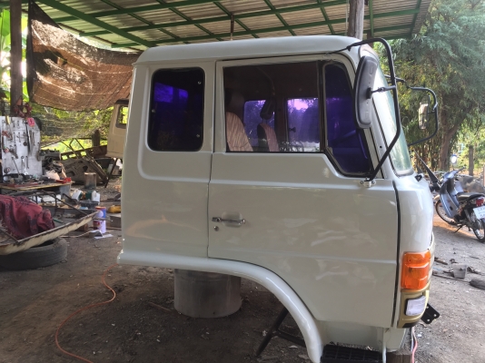 ขาย  หัวสิบล้อ HINO F18 สีใหม่ อุปกรณ์ครบ