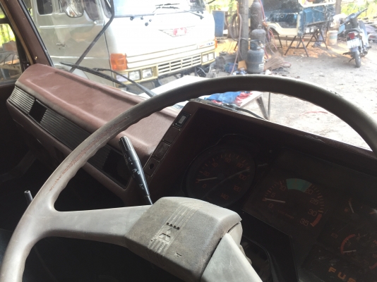 ขาย หัวสิบล้อ MITSUBISHI  เฉินหลง. สีใหม่ สภาพสวย พร้อมใช้