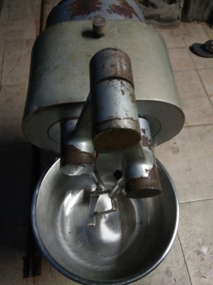 เคริ่่่่่่่่่่่่่่่่่่่่่่่่องนวดแป้ง2แขน ขนาด 10 ลิตร เคริ่่่่่่่่่่่่่่่่่่่่่่่่องนวดแป้ง2แขน ขนาด 10 ลิตร