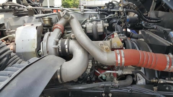 HINO MEGA FM2P 380 แรง Hi Speed ปี 57 แม่ลูกดัมพ์สามมิตร  ไมล์แท้ 190,000 กม. เครื่อง/เกียร์เดิมบาง ยางดี 80\% ทะเบียนพร้อม