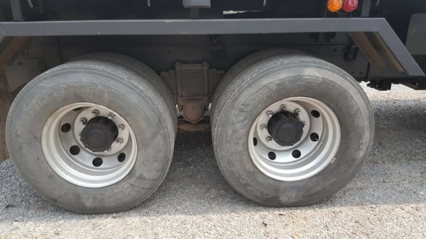 HINO MEGA FM2P 380 แรง Hi Speed ปี 57 แม่ลูกดัมพ์สามมิตร  ไมล์แท้ 190,000 กม. เครื่อง/เกียร์เดิมบาง ยางดี 80\% ทะเบียนพร้อม