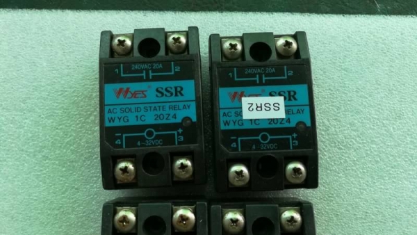 ขาย4ตัว 200 บ.ส่งถึงบ้านฟรีโทร 083-2000058 LINE ID: line832923 Solid state relay ทั้งหมด4ตัว ขาย4ตัว 200 บ.ส่งถึงบ้านฟรีโทร 083-2000058 LINE ID: line832923 Solid state relay ทั้งหมด4ตัว