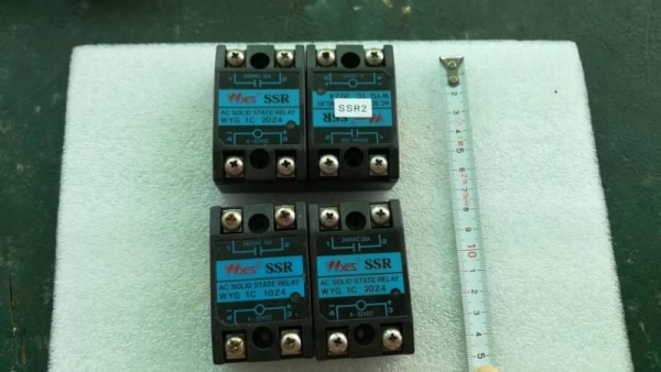 ขาย4ตัว 200 บ.ส่งถึงบ้านฟรีโทร 083-2000058 LINE ID: line832923 Solid state relay ทั้งหมด4ตัว ขาย4ตัว 200 บ.ส่งถึงบ้านฟรีโทร 083-2000058 LINE ID: line832923 Solid state relay ทั้งหมด4ตัว