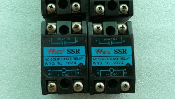 ขาย4ตัว 200 บ.ส่งถึงบ้านฟรีโทร 083-2000058 LINE ID: line832923 Solid state relay ทั้งหมด4ตัว ขาย4ตัว 200 บ.ส่งถึงบ้านฟรีโทร 083-2000058 LINE ID: line832923 Solid state relay ทั้งหมด4ตัว