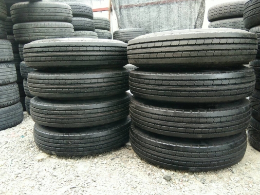ขายยาง บริดจสโตน 700R16 ถอดป้ายแดงพร้อมกระทะ ปี17 เส้นสีอยู่ครบทุกเส้น ใหม่มากสุดคุ้ม มี 8 ชุด ชุดละ