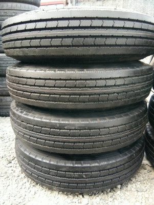 ขายยาง บริดจสโตน 700R16 ถอดป้ายแดงพร้อมกระทะ ปี17 เส้นสีอยู่ครบทุกเส้น ใหม่มากสุดคุ้ม มี 8 ชุด ชุดละ 3900 บาท