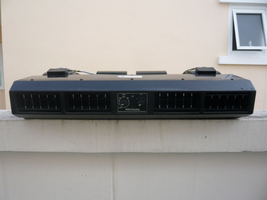 ขายตู้แอร์แขวน YOKOHAMA หน้าปรับได้แบบสี่ช่อง