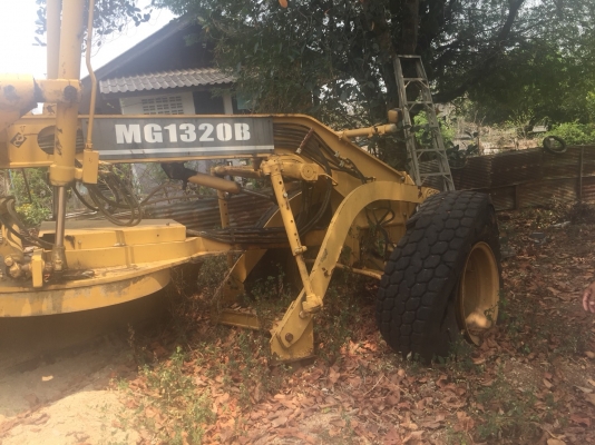 เกรดเดอร์ เครื่อง cat 10Z เกียร์ ZF ใช้งานน้อย