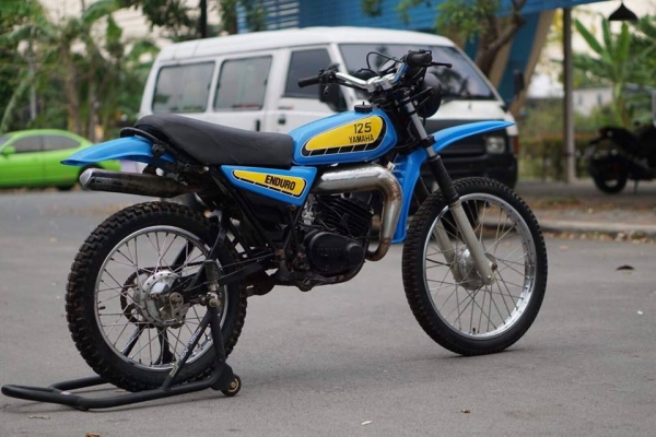 ร้าน  วุฒิ นนบุรี     ขาย YAMAHA DT125cc. โมโน พร้อมใช้งานได้เลย