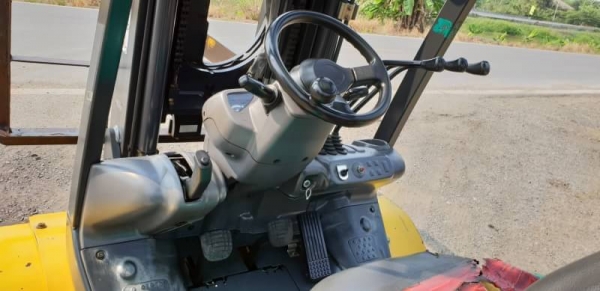 ขายด่วน185,000บาทรถยกKOMATSU FG20-16 ยกได้2.5ตันยกสูง4เมตรยางตัน6เส้นเกียออโต้รถนอกเพิ่งนำเข้ามายังไม่เคยใช้งานในเมืองไทยเลย