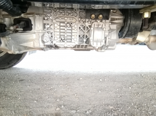 6 ล้อกลาง *EURO.3* ISUZU NPR 150 แรงม้า *คอมมอนเรว* ยาว 5.00 ม.* รถสวยเดิมทั้งคัน* รถห้างแท้ * มีเล่