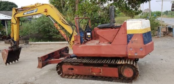 ขายด่วนรถแบคโฮKOMATSUโคมัสซูรุ่นยอดนิยมสวยๆPC20-6เครื่องโคมัสซู3D84เครื่องดีปั่มแรงสีเดิมยังไม่เก็บสีรถนอกเพิ่งนำเข้ามาใหม่ยังไม่เคยใช้งานในเมืองไทยเลย