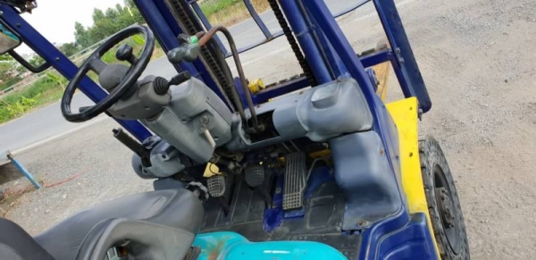 ขายด่วนรถยกKOMATSU FG20-14 ยกได้2.5ตันยกสูง4เมตรยางตัน4เส้นเกียออโต้รถนอกเพิ่งนำเข้ามายังไม่เคยใช้งานในเมืองไทยเลย