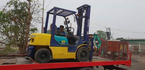 ขายด่วนรถยกKOMATSU FG20-14 ยกได้2.5ตันยกสูง4เมตรยางตัน4เส้นเกียออโต้รถนอกเพิ่งนำเข้ามายังไม่เคยใช้งานในเมืองไทยเลย