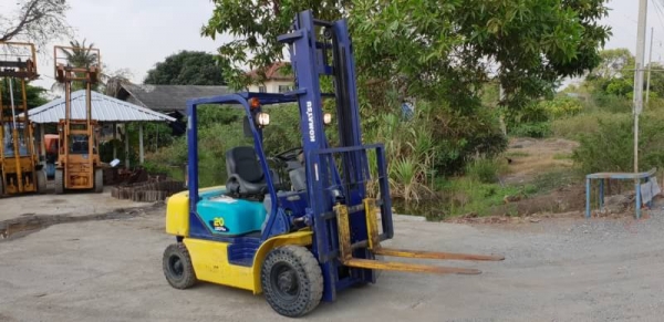 ขายด่วนรถยกKOMATSU FG20-14 ยกได้2.5ตันยกสูง4เมตรยางตัน4เส้นเกียออโต้รถนอกเพิ่งนำเข้ามายังไม่เคยใช้งานในเมืองไทยเลย