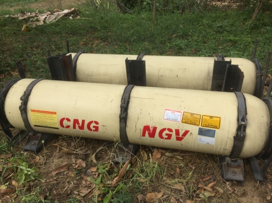 ขายถัง NGV สองถัง พร้อม อุปกรณ์  ขาย 3,500บาท