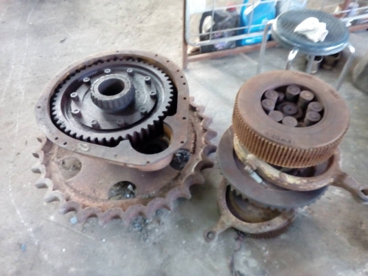 ขายอะไหล่ รถแทรกเตอร์ CAT-D-4  D-5 D-6 สภาพสวย  ขายไม่แพงครับ