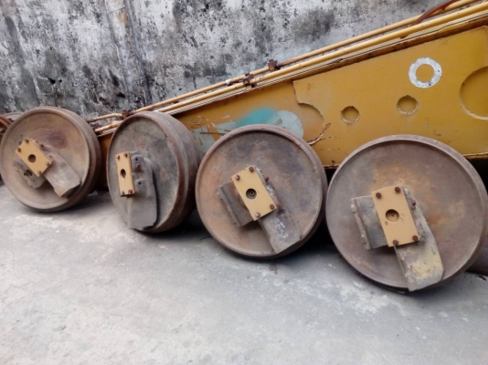 ขายอะไหล่ รถแทรกเตอร์ CAT-D-4  D-5 D-6 สภาพสวย  ขายไม่แพงครับ