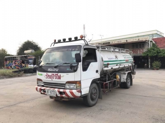 ขาย 445,000 รถ 6 ล้อ ISUZU NPR 61 P ยาว 5 ม รถนำ้มัน 6,000 ลิตร เครื่อง 4BG1 - 125 เเรง โลตล่าง 3 ช่