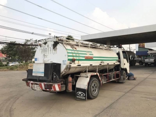 ขาย 445,000 รถ 6 ล้อ ISUZU NPR 61 P ยาว 5 ม รถนำ้มัน 6,000 ลิตร เครื่อง 4BG1 - 125 เเรง โลตล่าง 3 ช่ ขาย 445,000 รถ 6 ล้อ ISUZU NPR 61 P ยาว 5 ม รถนำ้มัน 6,000 ลิตร เครื่อง 4BG1 - 125 เเรง โลตล่าง 3 ช่
