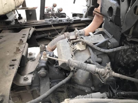 ขาย 445,000 รถ 6 ล้อ ISUZU NPR 61 P ยาว 5 ม รถนำ้มัน 6,000 ลิตร เครื่อง 4BG1 - 125 เเรง โลตล่าง 3 ช่