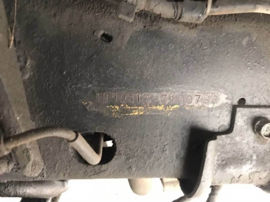 ขาย 445,000 รถ 6 ล้อ ISUZU NPR 61 P ยาว 5 ม รถนำ้มัน 6,000 ลิตร เครื่อง 4BG1 - 125 เเรง โลตล่าง 3 ช่