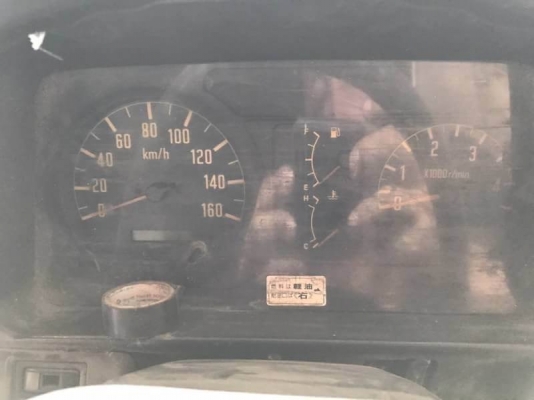 ขาย 445,000 รถ 6 ล้อ ISUZU NPR 61 P ยาว 5 ม รถนำ้มัน 6,000 ลิตร เครื่อง 4BG1 - 125 เเรง โลตล่าง 3 ช่