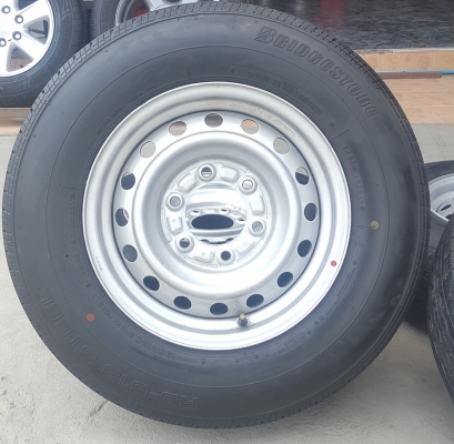 ล้อกะทะขอบ15  6รู139 ยาง195R15  4 ล้อ