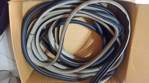 ยางกระดูกงูขอบประตู CRV G3