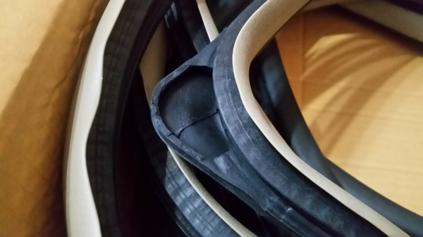 ยางกระดูกงูขอบประตู CRV G3