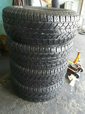 Yokohama AT-S 265-70-16 สิ้นปี14 สภาพสวยๆ 1ชุด