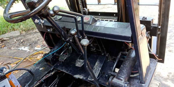 โฟกลิฟโตโยต้า1.5ตันดีเซลเกียรดาเสาสูง4เมตร50เซนพร้อมใช้ยางใหม่4เส้น