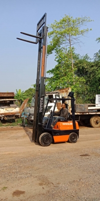 โฟกลิฟโตโยต้า1.5ตันดีเซลเกียรดาเสาสูง4เมตร50เซนพร้อมใช้ยางใหม่4เส้น