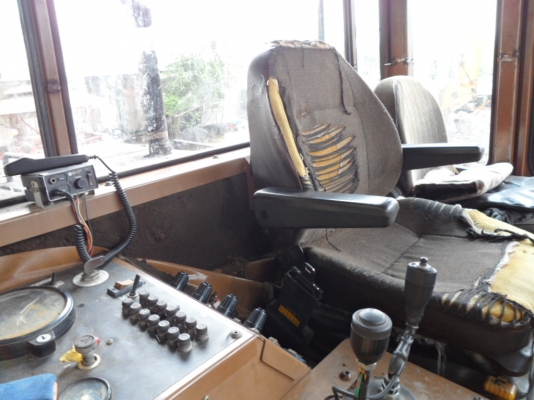 924F รถตัก CATนอกแท้ถึงไทยแล้ว  สวยเต็มๆโดนใจราคาเพียง1.25ล้าน สนใจสอบถามได้ที่ ☎ 081-989-1989 + ID LINE : rangrayong หรั่งครับ